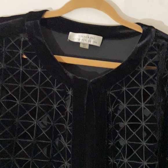 Tahari. Arthur S. Levine. - Picture 2 of 12